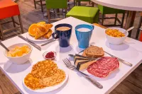 이비스 버짓 칸 센터 빌 - 조식 운영