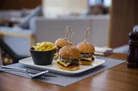Maani Muscat Hotel & Suites - breakfast