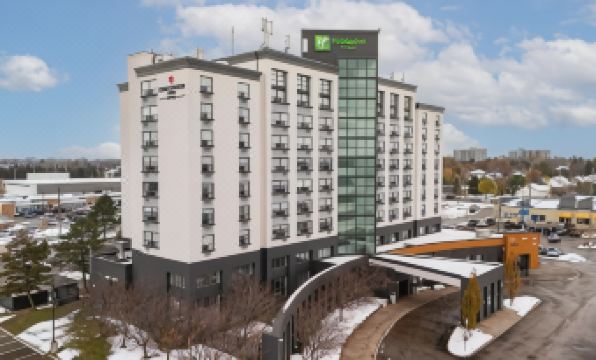 Holiday Inn & Suites London South by IHG