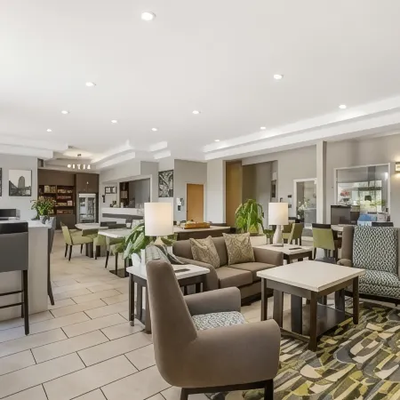 Best Western Plus des Moines West Inn Suites