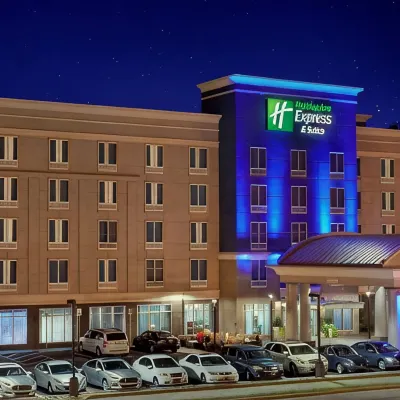 ホリデイ・イン エクスプレス ホテル & スイーツ ノックスビル ウェスト - ペーパーミル by IHG ビアーデン・ショッピング・センター周辺のホテル