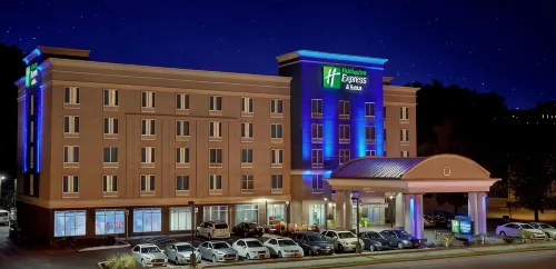 Holiday Inn Express & Suites KNOXVILLE WEST - PAPERMILL DR by IHG