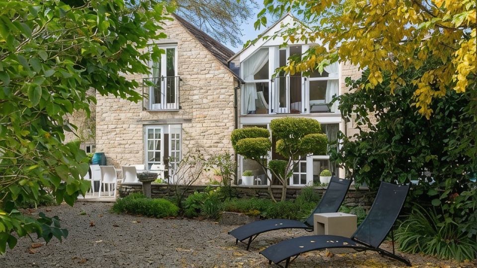 Chic Multi Award Winning Luxury Cotswold Cottage - Sleeps 8