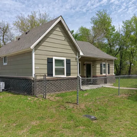 Charming 3-bedroom house in Shawnee with WiFi and AC