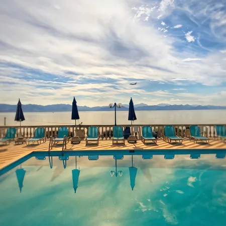 Brentanos Apartments - A - View of Paradise Отели рядом с достопримечательностью «Площадь Нтугкла»