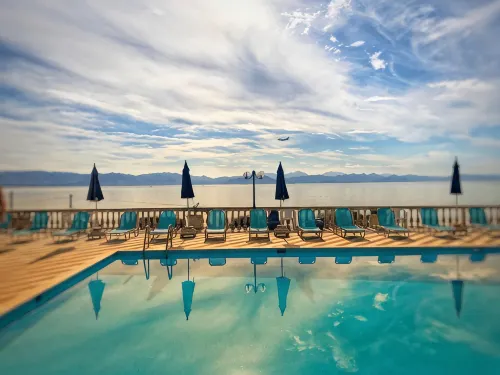 Brentanos Apartments - A - View of Paradise