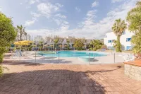 Marina Club Hotel - Pools