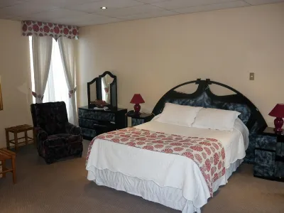 Hotel Esmeralda Отели в г. 