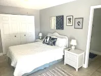 One Bedroom Apartment, One block from the beach BTR #2197 - Apartments