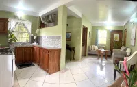 Vista Del Piton - Your Tropical Escape with Stunning Piton Views ! - アパートメント