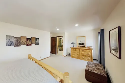 Mountain Hideaway - Hot Tub, 3 Living Areas, 5 min. to Shop/Ski - 2-نجوم