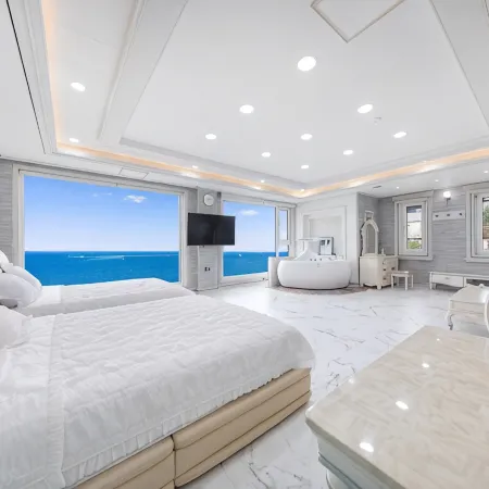 Samcheok White Romantic Pension