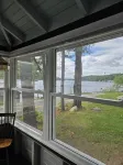 Cozy Lake house, Large Enclosed Porch, Private beach