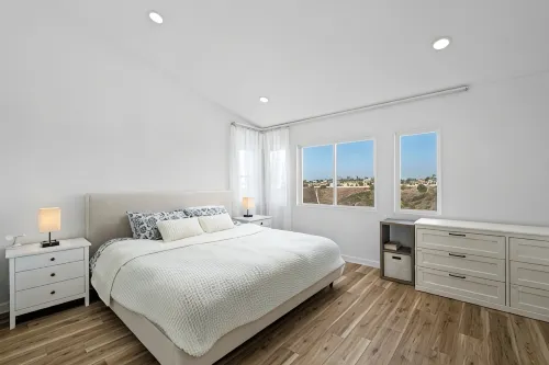 Spacious 4-bedroom house in delightful Chula Vista with view