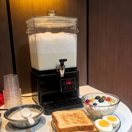 Yizhang Yiliu Bolin Hotel
