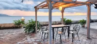 Nataya Round House Coral Bay Resort - parking
