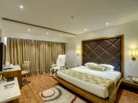 Ramee Grand Hotel and Spa, Pune Hotels near E-square
