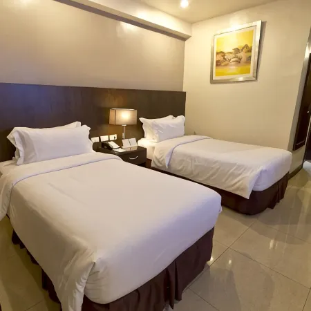 Mandarin Plaza Hotel