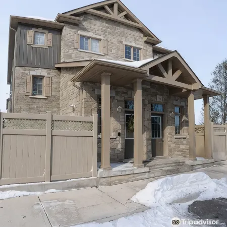 Boardwalk Homes - Executive Guest Rooms & Townhomes Отели в г. Китченер