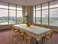 بست ويسترن بلس هوتل آند كونفرنس سنتر Hotels near كانتون