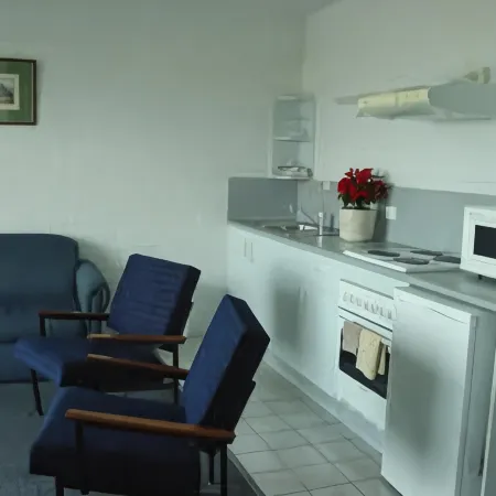 Adina Place Motel Apartments