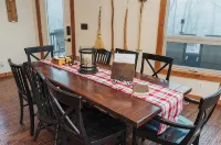 Wintergreen Retreat - bespoke luxury post & beam home on Devils Knob loop - 4-Star