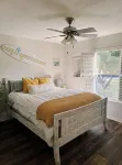 Newly remodeled beach themed home 3BR 2 BA - 4-Star