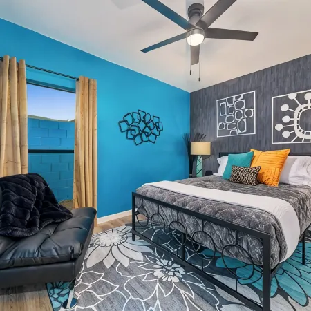 Game Room-Pool heated w/jacuzzi-Waffles-2 California King Beds-U of A 8 miles