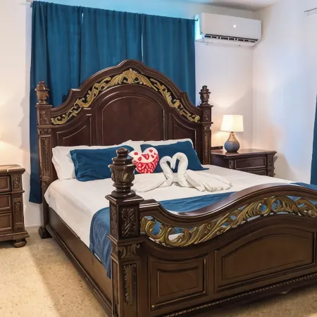 Chris Guest House, 2nd Floor with Shared Pool