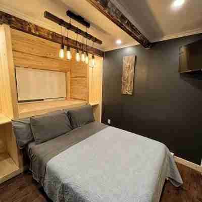 Large 1 Bedroom Apartment in the Heart of Quidi Vidi (Ground Level) Rooms
