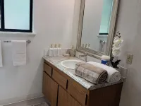 Nice 2-bedroom apartment in Burien Hotels in Burien