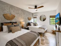 Luxury 2-bedroom villa - Award Winning - Best Views on the Island - 3 AC Units