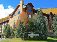 Copper Center Village. Newly renovated. Gas Fireplace. FREE Underground Parking. Hotels in Copper Mountain