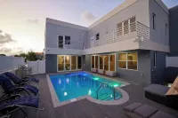 Luxury 6BR Villa w/ Pool, Rooftop Deck & lower level Lounge/ 2 Car garage/AC