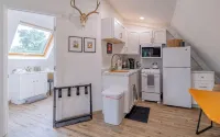 Downtown Cody Barn BnB; Sleeps 2 w/ A/C!