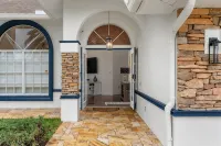 3Br Naples Vacation Home - Heated Pool & Spa - Sleeps 8 - Game Room - Swimmingpools