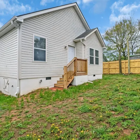 Greer Urban Retreat 3-bedroom house near DT Greer!