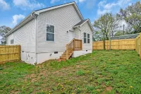 Greer Urban Retreat 3-bedroom house near DT Greer!