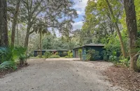 Mellow Manatee Cottage - on canal with boat house - Kayaks, Manatees, Private - Boutique