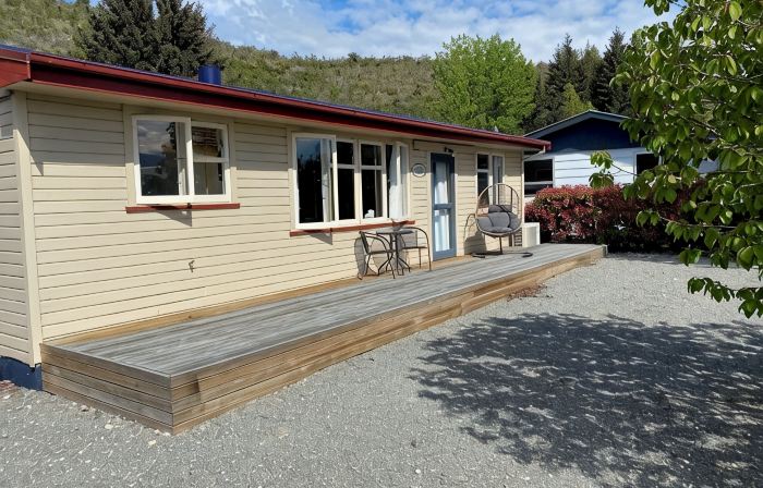 Cosy 1960's Kiwi Holiday House