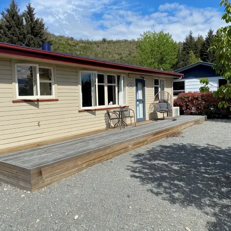 Cosy 1960's Kiwi Holiday House