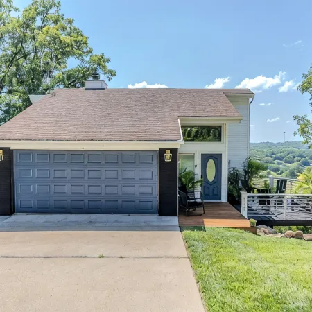 Views of Osage Golf Course & Osage River, 3 Balconies, Game Room, Sleeps 9