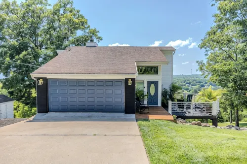 Views of Osage Golf Course & Osage River, 3 Balconies, Game Room, Sleeps 9