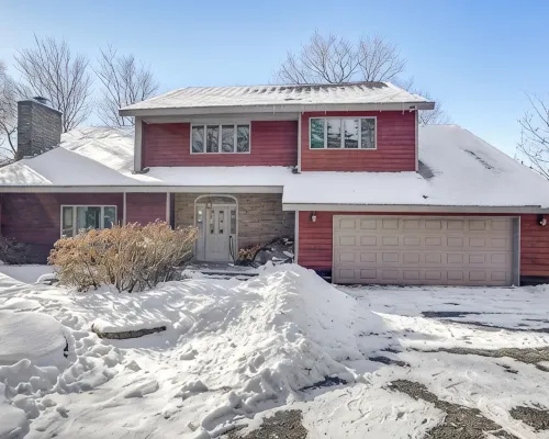 4000 sq. ft. With EXTRA LARGE BRAND NEW HOT TUB. Directly across from Ski Resort Hotels in Hunter