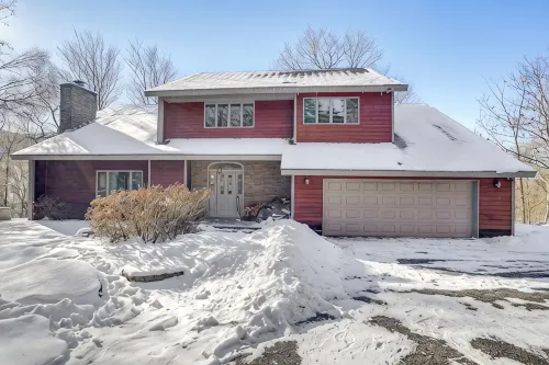 4000 sq. ft. With EXTRA LARGE BRAND NEW HOT TUB. Directly across from Ski Resort