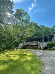 Surrounded by nature, The Lodge, family friendly home for creating memories! - Homestays