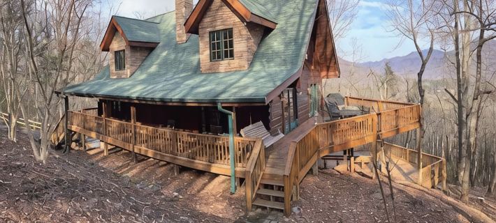 Charming Mountain View Cabin, Rumbling Bald, Lake Lure レイク・ルーアのホテル