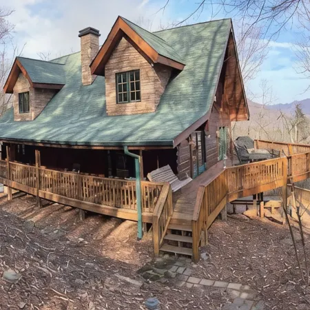 Charming Mountain View Cabin, Rumbling Bald, Lake Lure