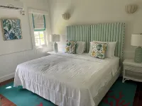 Pool fronted Luxury re furbished  Villa with Fairmont beach club access card. - Wifi