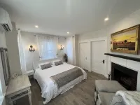 The Reminisce! 5/3, Downtown, Hot Tub, Fenced Yard, Fire Table, Free Parking,Lux